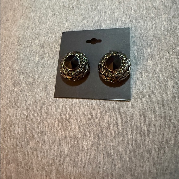 Jewelry - Elegant Black Stud Earrings NWT